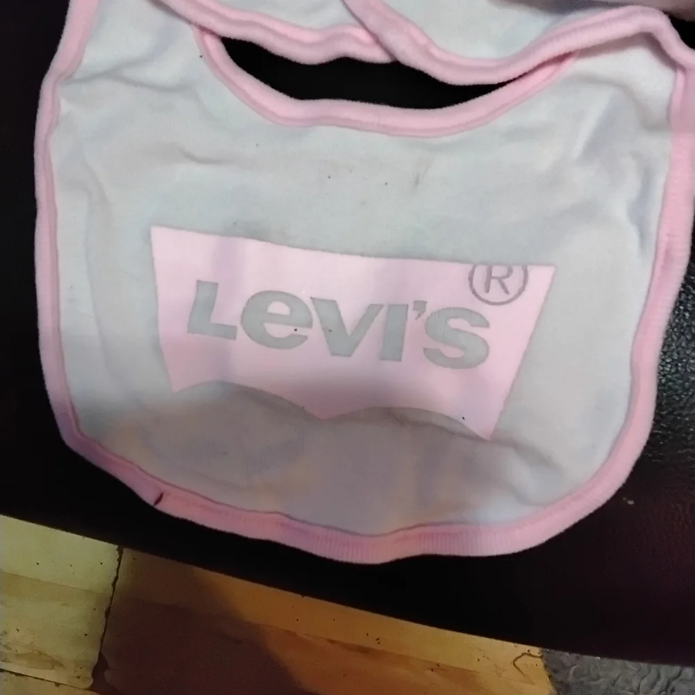 Levi's Pink Baby Onsie And Bib & Accessory Set